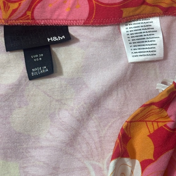 H‎ & M Tropical Floral Skirt - Picture 4 of 6